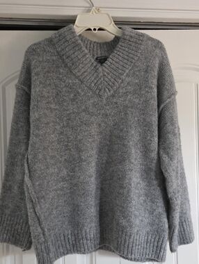 wild fable Gray V-Neck Cozy Knit Sweater